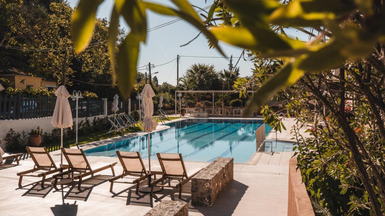 Aparthotel Dominoes Corfu Ipsos Esterno foto