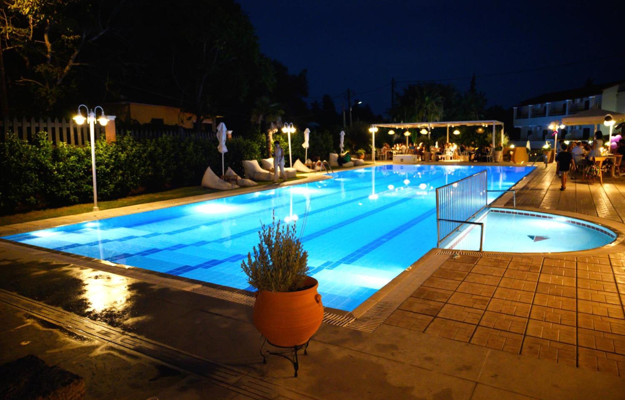Aparthotel Dominoes Corfu Ipsos Esterno foto