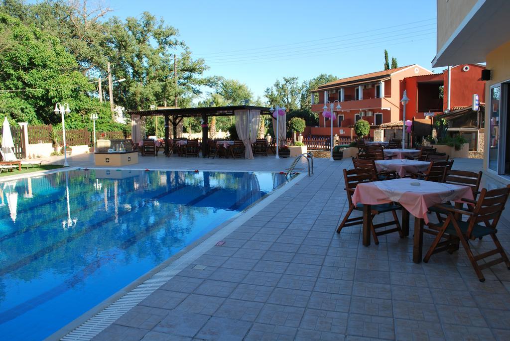 Aparthotel Dominoes Corfu Ipsos Esterno foto